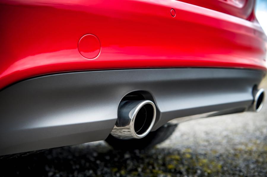 Детали экстерьера Jaguar XE 300 Sport 2018 года  (WW) (фото 15 из 24)